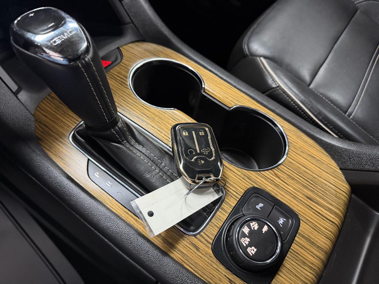 GMC Acadia AWD 4dr Denali 2017