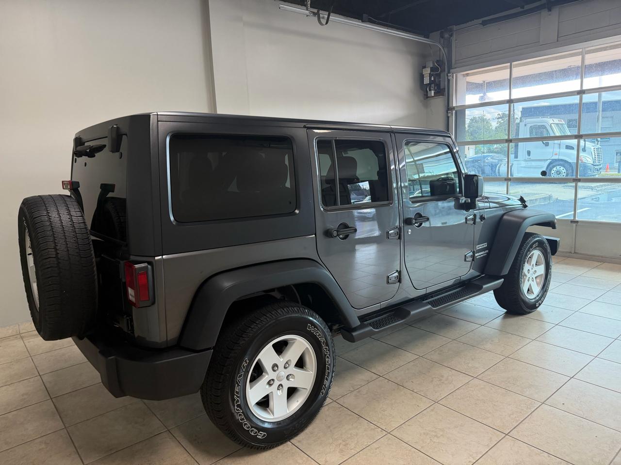 Jeep Wrangler Unlimited Sport 4x4 2017