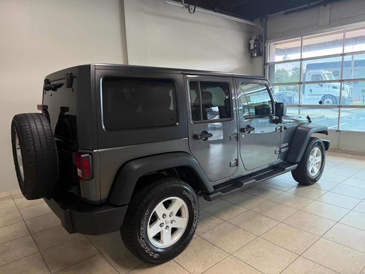 Jeep Wrangler Unlimited Sport 4x4 2017