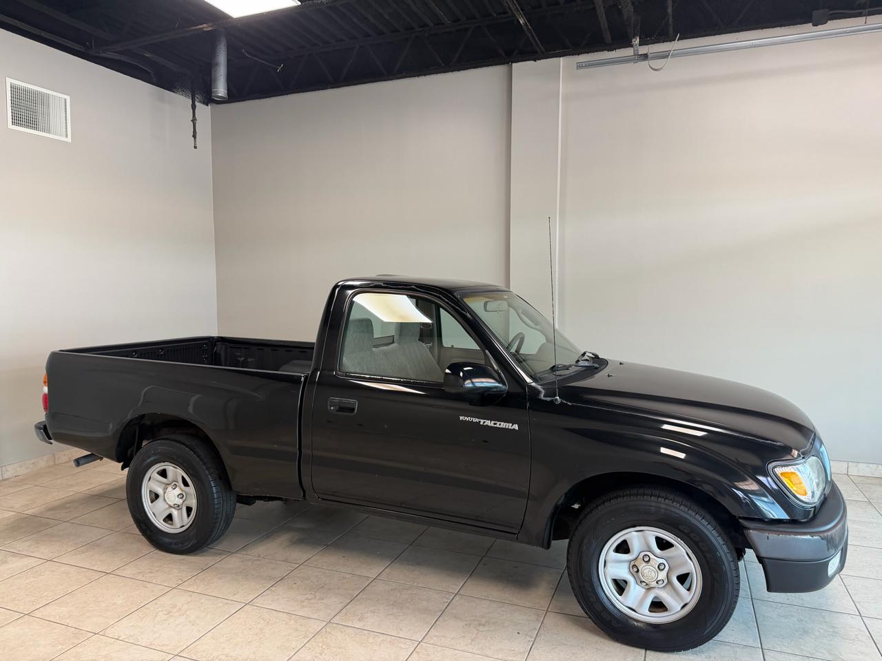 Toyota Tacoma Reg Cab Manual (Natl) 2002