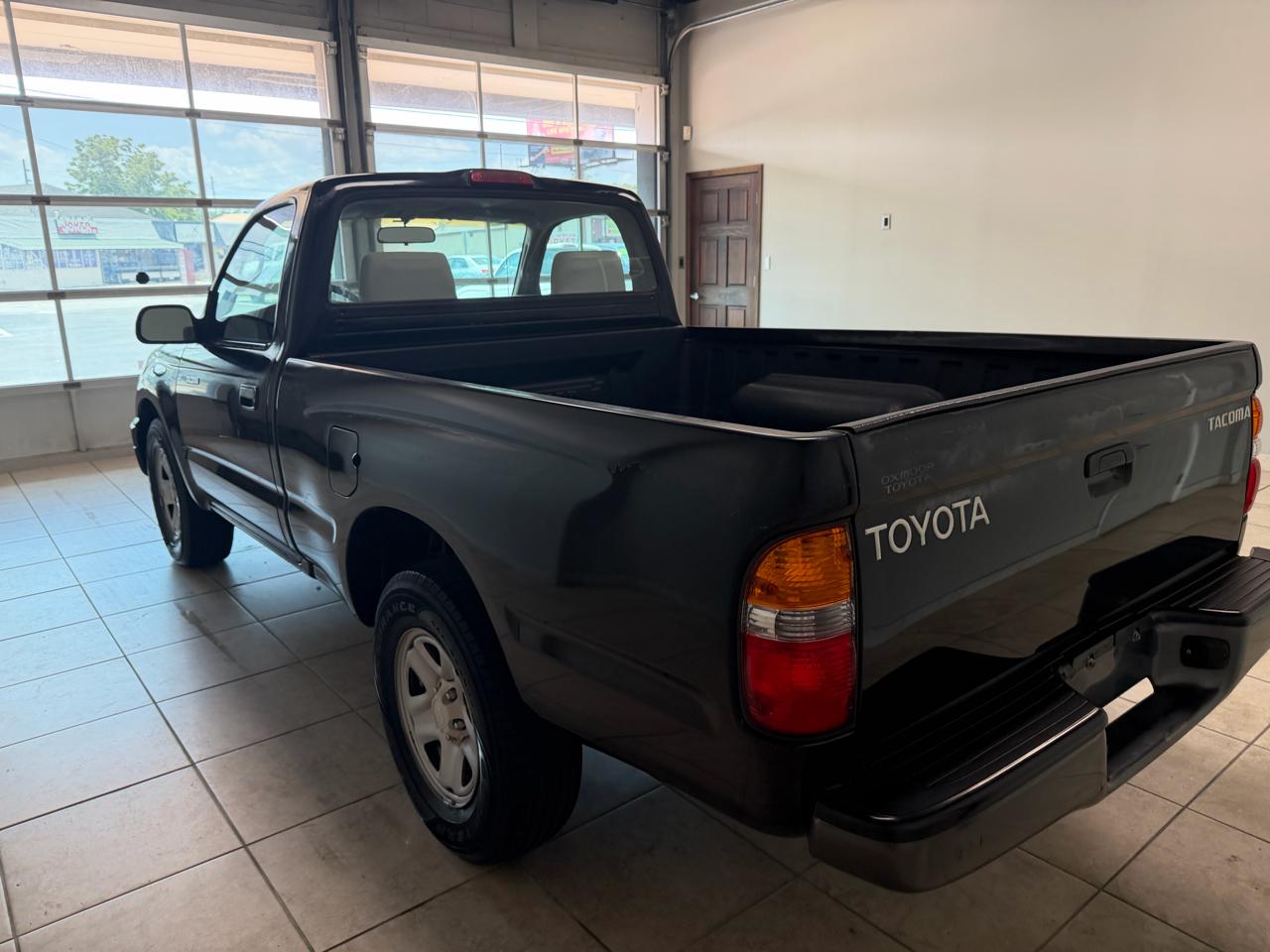 Toyota Tacoma Reg Cab Manual (Natl) 2002