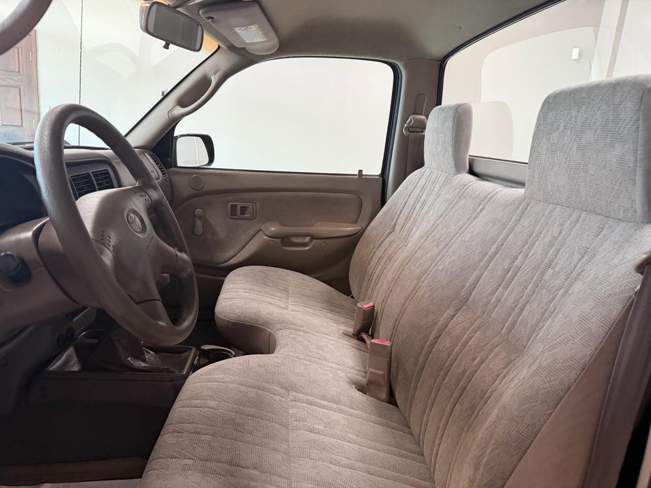 Toyota Tacoma Reg Cab Manual (Natl) 2002