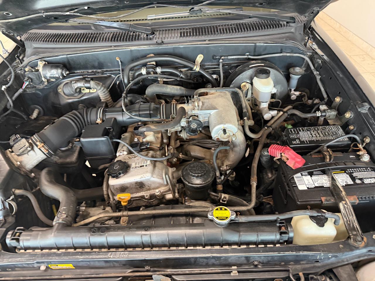 Toyota Tacoma Reg Cab Manual (Natl) 2002