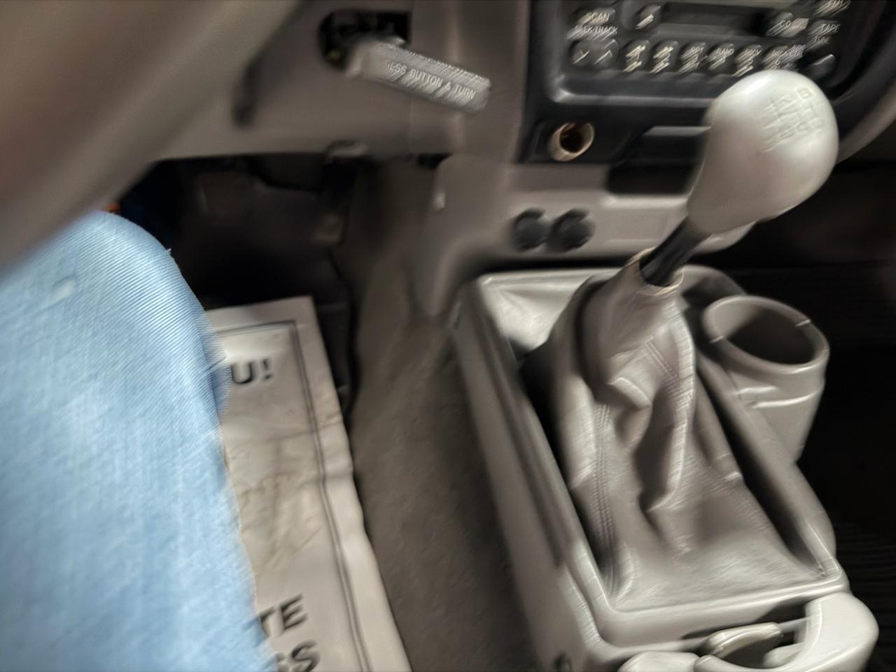 Toyota Tacoma Reg Cab Manual (Natl) 2002