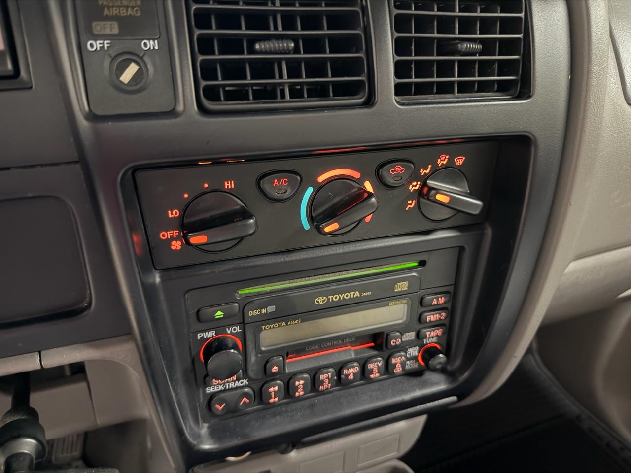 Toyota Tacoma Reg Cab Manual (Natl) 2002