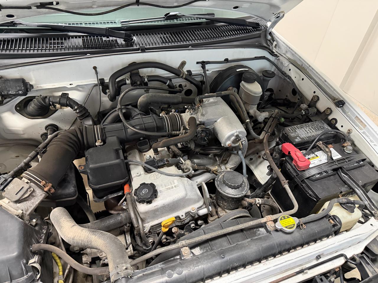 Toyota Tacoma Reg Cab Manual (Natl) 2002