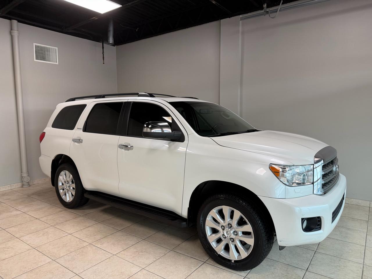 Toyota Sequoia 4WD LV8 FFV 6-Spd AT Platinum (Natl) 2011