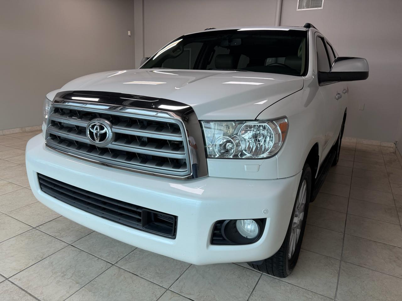 Toyota Sequoia 4WD LV8 FFV 6-Spd AT Platinum (Natl) 2011