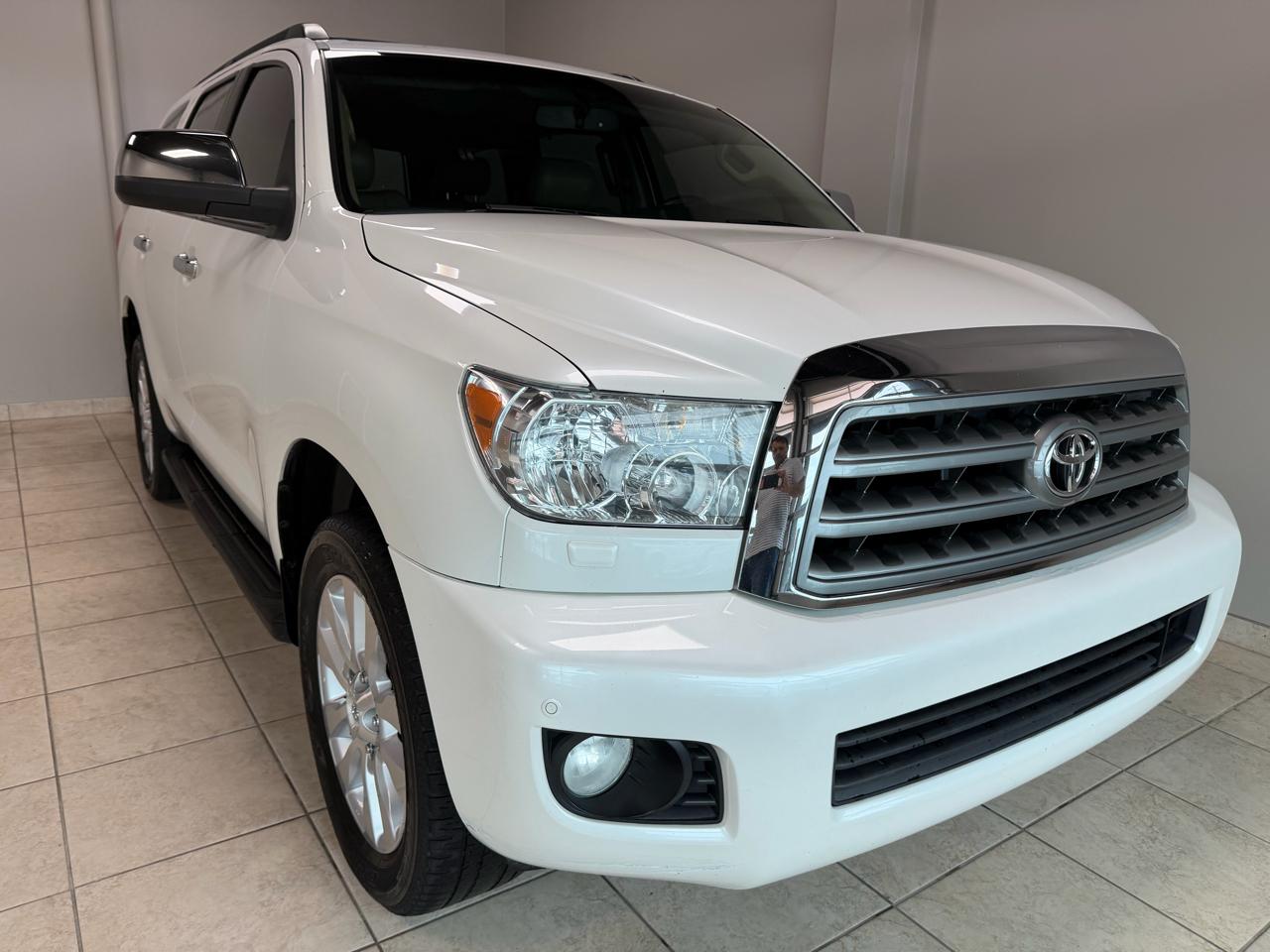 Toyota Sequoia 4WD LV8 FFV 6-Spd AT Platinum (Natl) 2011