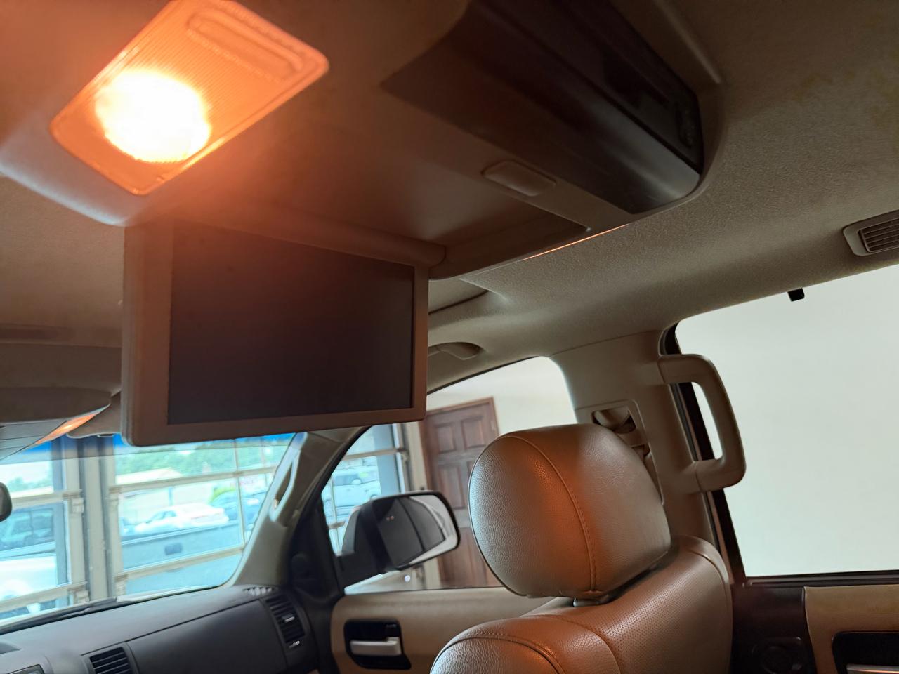 Toyota Sequoia 4WD LV8 FFV 6-Spd AT Platinum (Natl) 2011