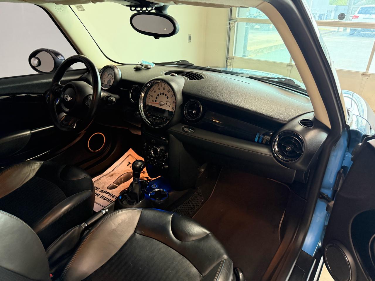 MINI Cooper Hardtop 2dr Cpe 2012