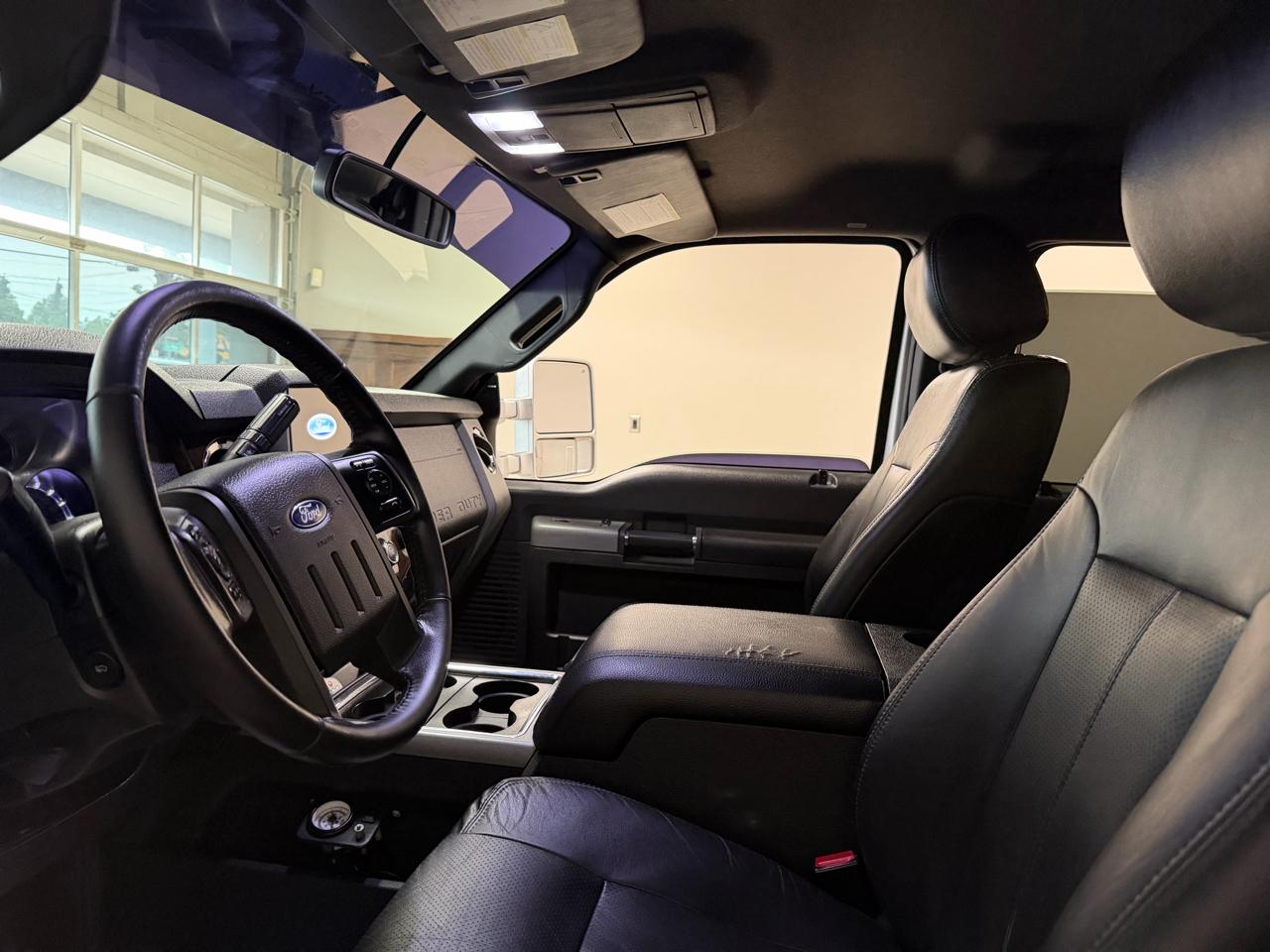 Ford Super Duty F-250 SRW 4WD Crew Cab 156" Lariat 2014