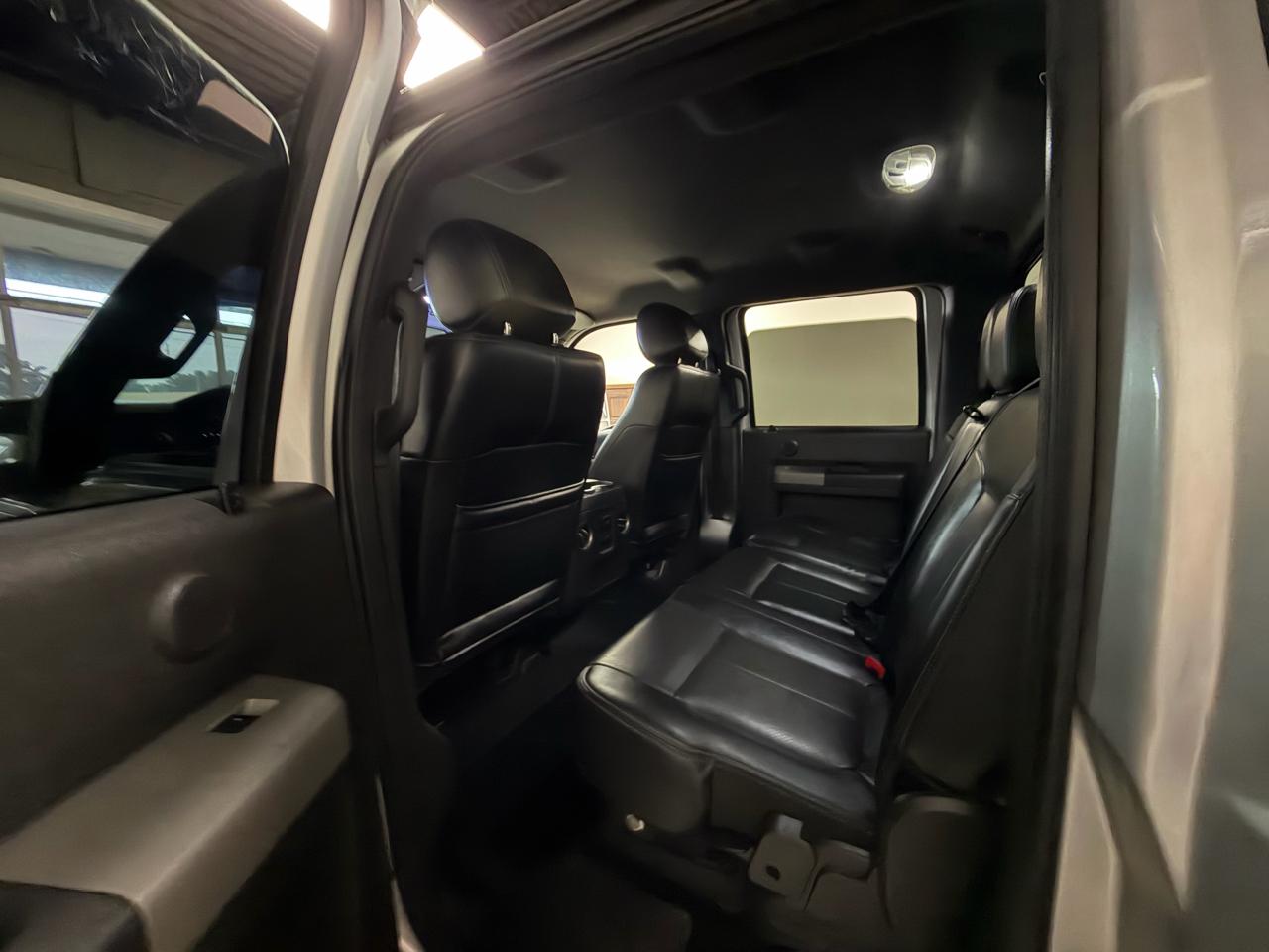 Ford Super Duty F-250 SRW 4WD Crew Cab 156" Lariat 2014