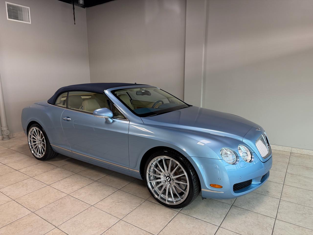 Bentley Continental GTC  2008