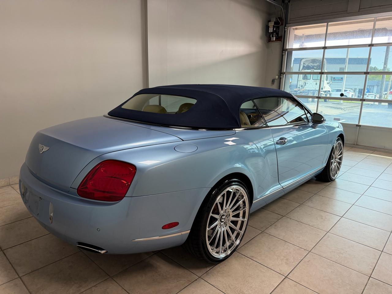 Bentley Continental GTC  2008