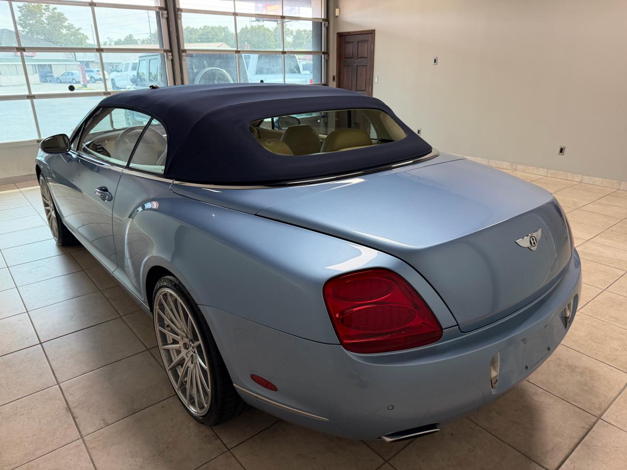 Bentley Continental GTC  2008