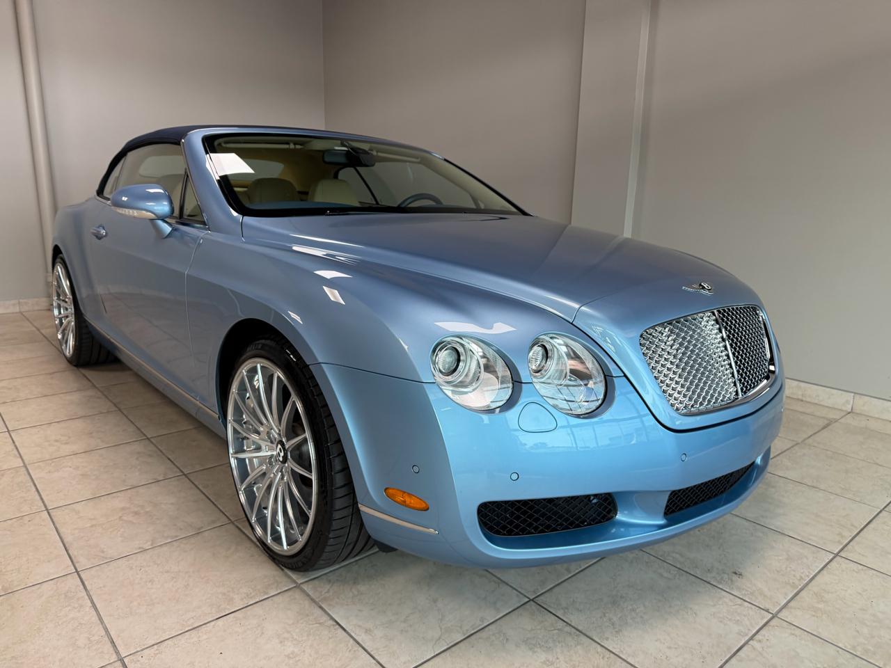 Bentley Continental GTC  2008