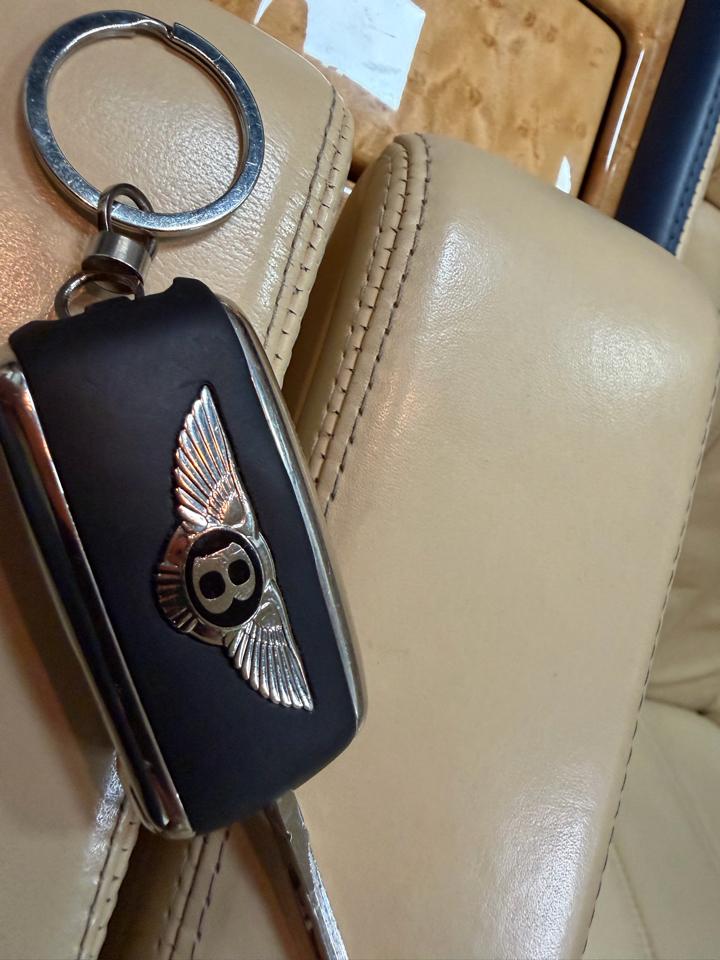 Bentley Continental GTC  2008