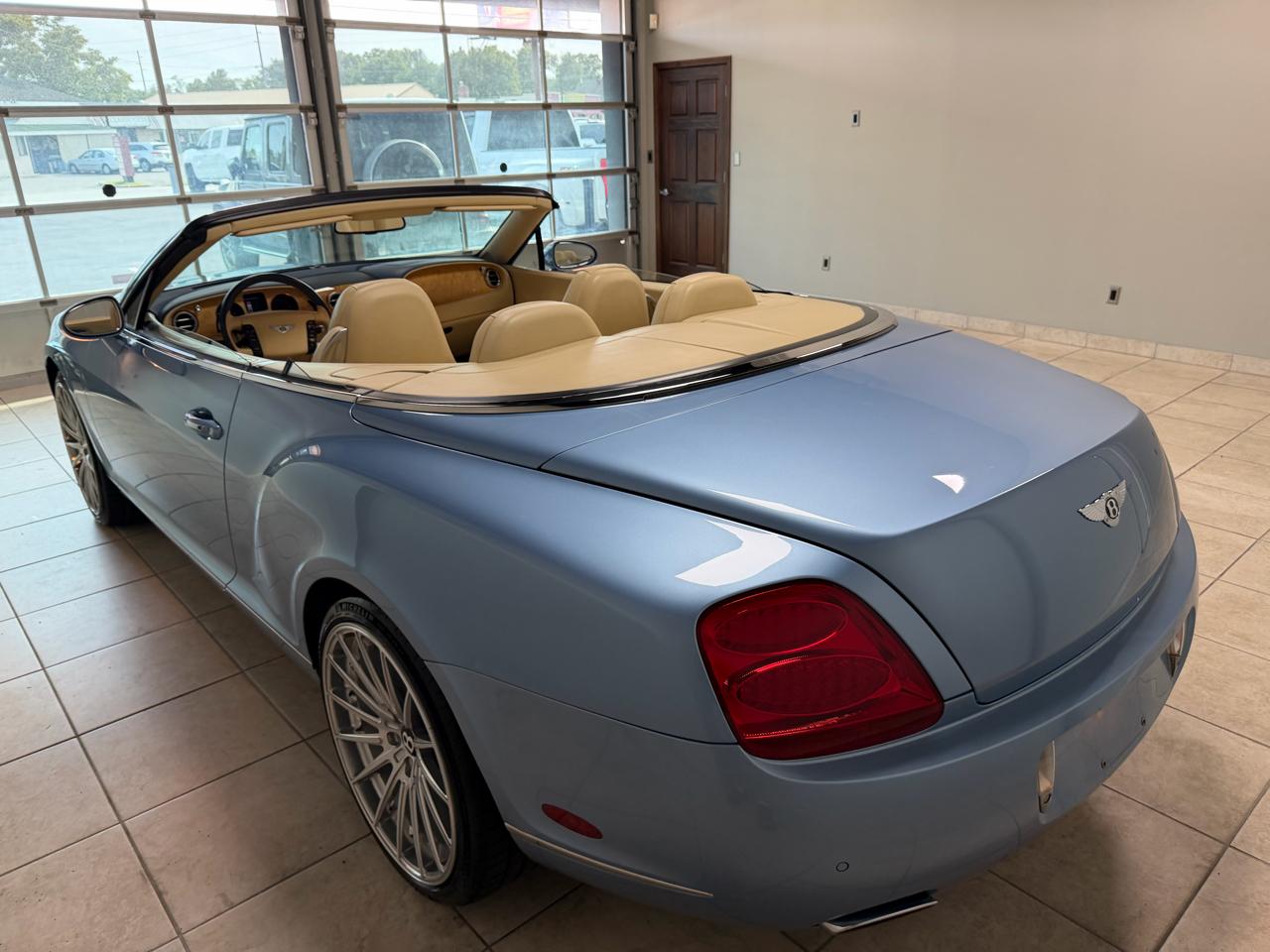 Bentley Continental GTC  2008