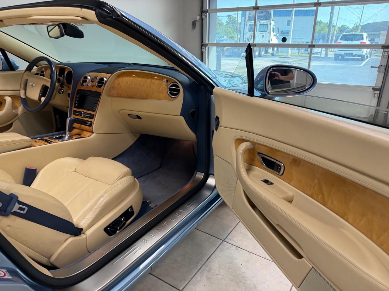 Bentley Continental GTC  2008