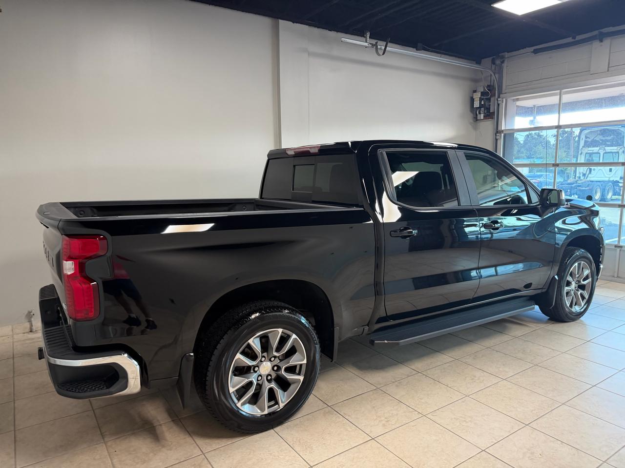 Chevrolet Silverado 1500 4WD Crew Cab 147" LT w/1LT 2021