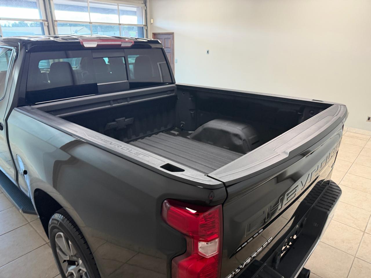 Chevrolet Silverado 1500 4WD Crew Cab 147" LT w/1LT 2021