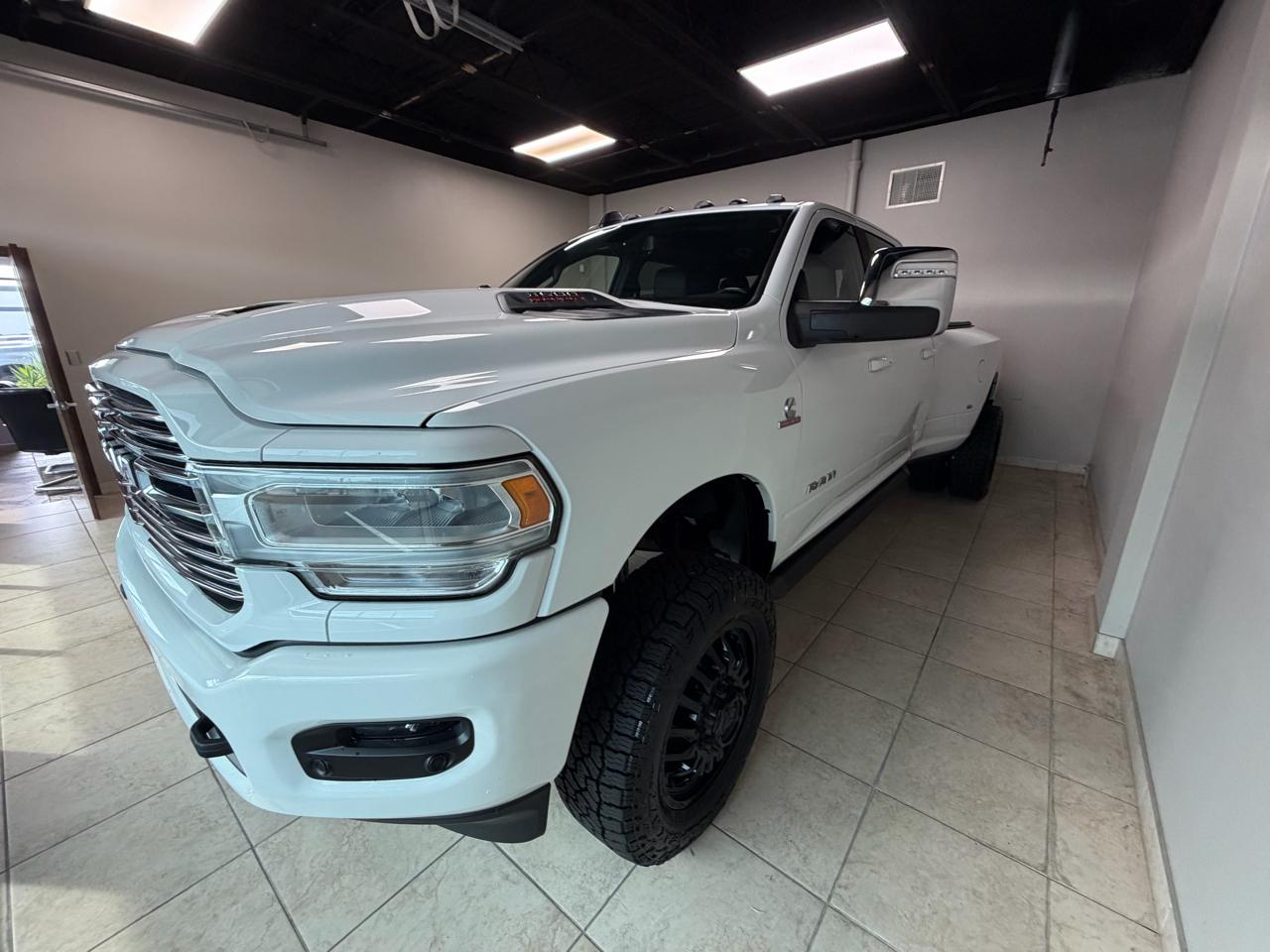 RAM 3500 Laramie 4x4 Crew Cab 8' Box 2023