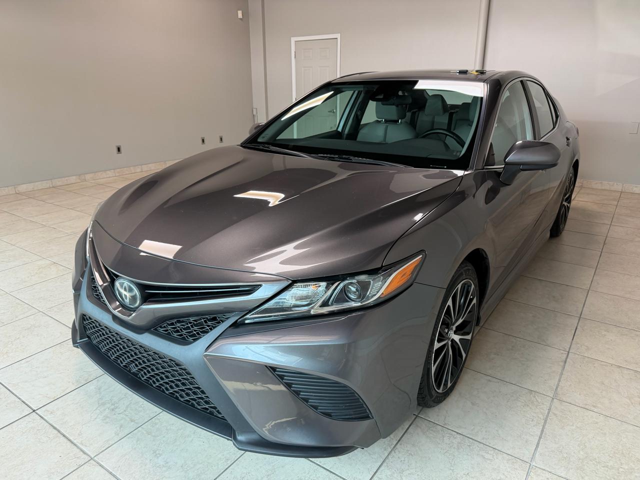Toyota Camry 4dr Sdn I4 Auto SE (Natl) 2018