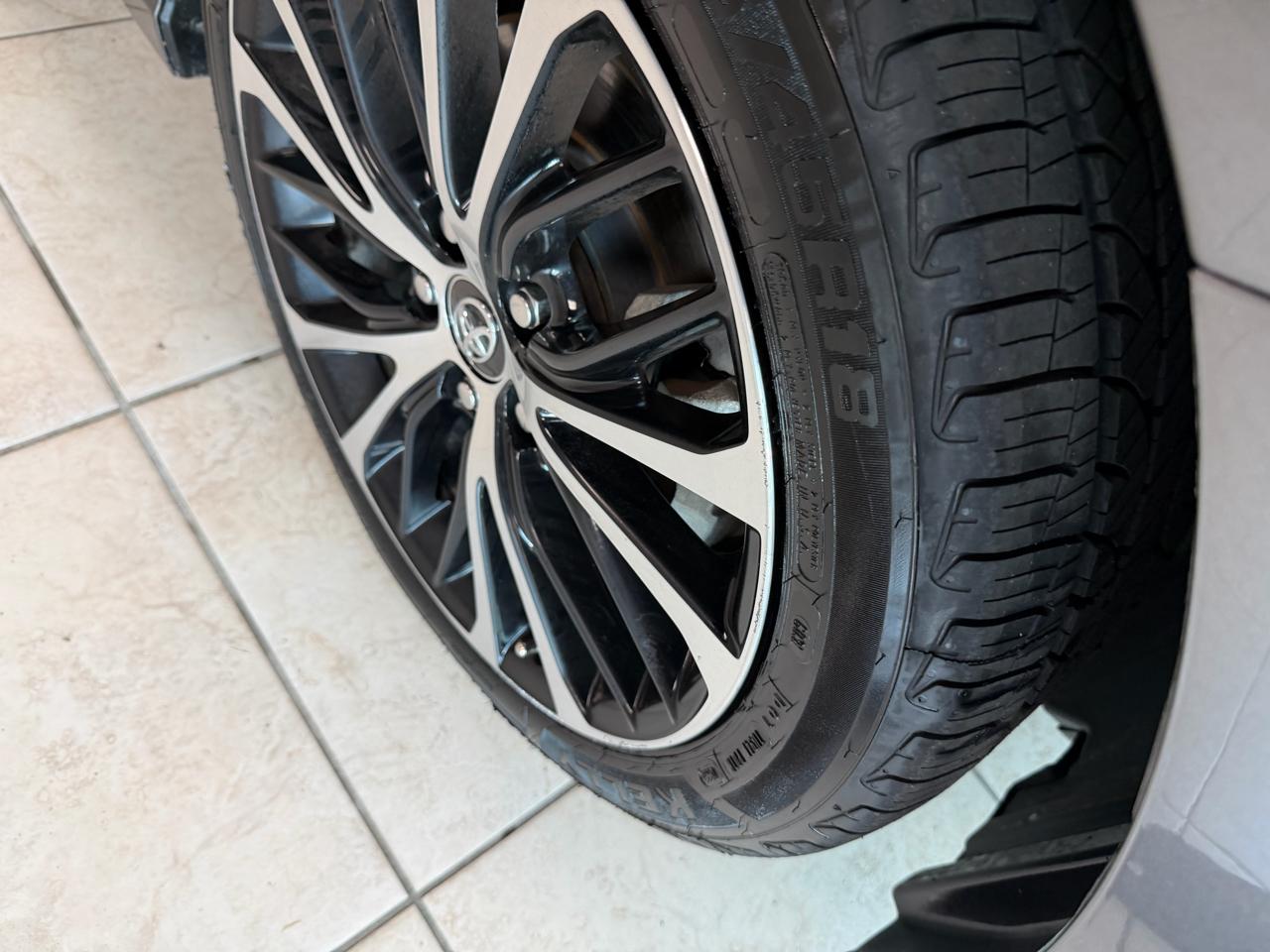 Toyota Camry 4dr Sdn I4 Auto SE (Natl) 2018