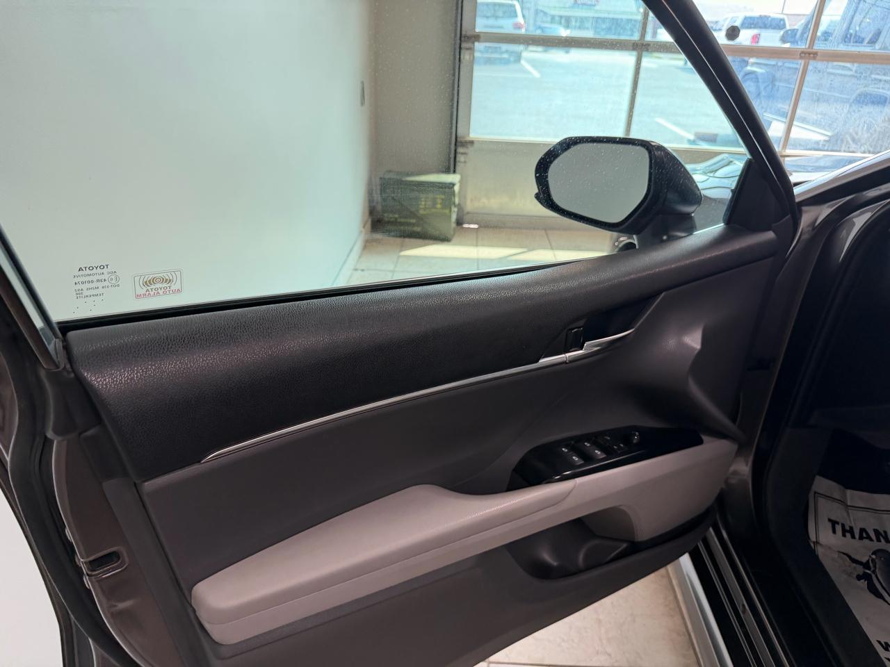 Toyota Camry 4dr Sdn I4 Auto SE (Natl) 2018
