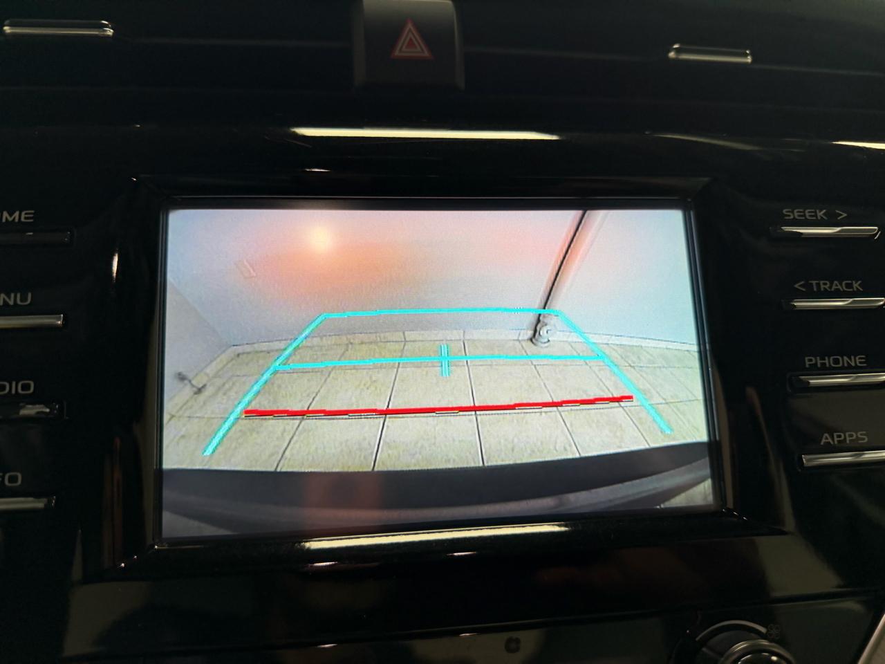 Toyota Camry 4dr Sdn I4 Auto SE (Natl) 2018