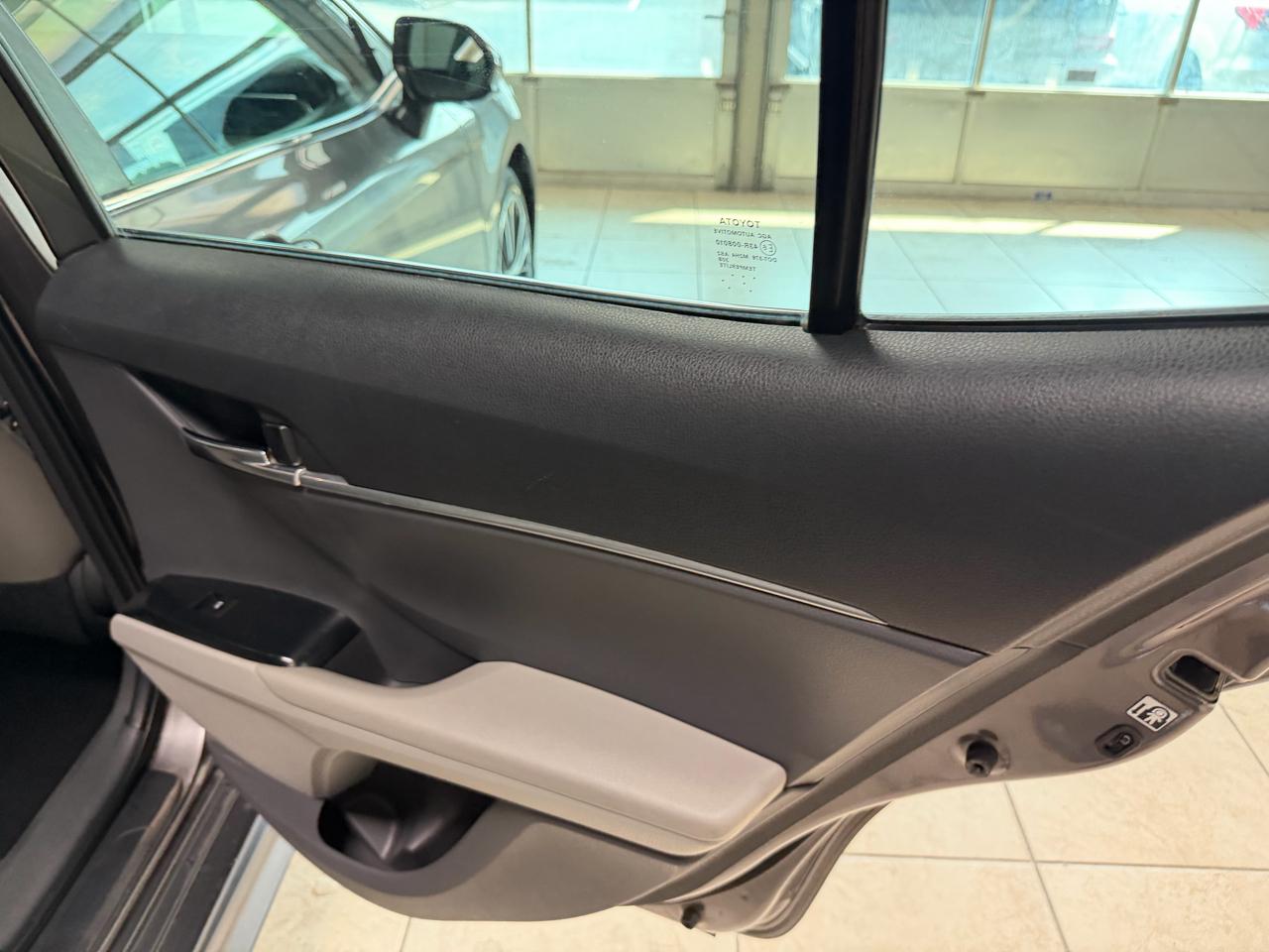 Toyota Camry 4dr Sdn I4 Auto SE (Natl) 2018