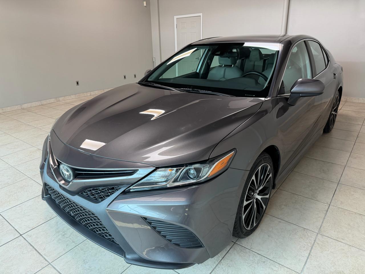 Toyota Camry 4dr Sdn I4 Auto SE (Natl) 2018