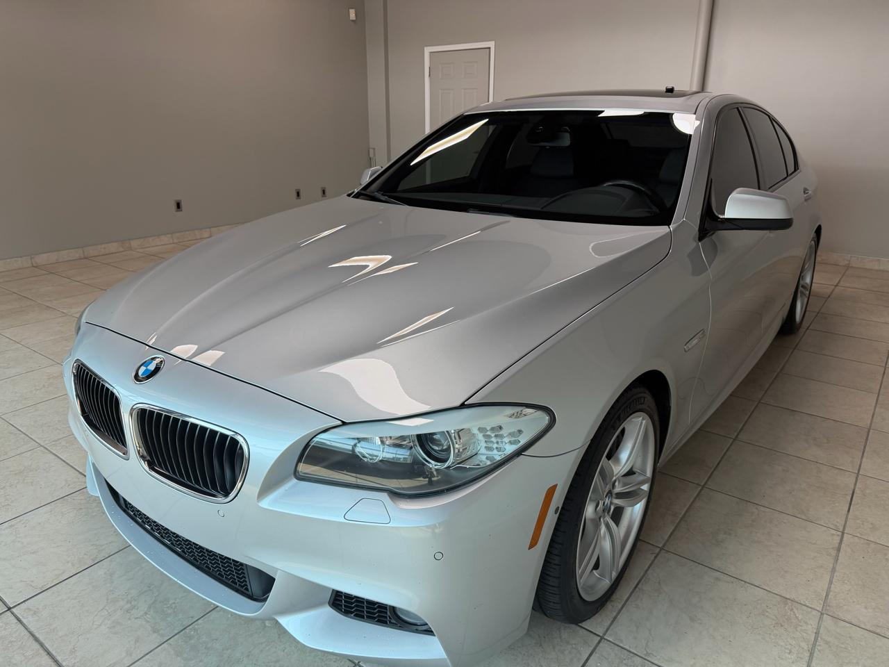 BMW 5 Series 4dr Sdn 550i RWD 2012
