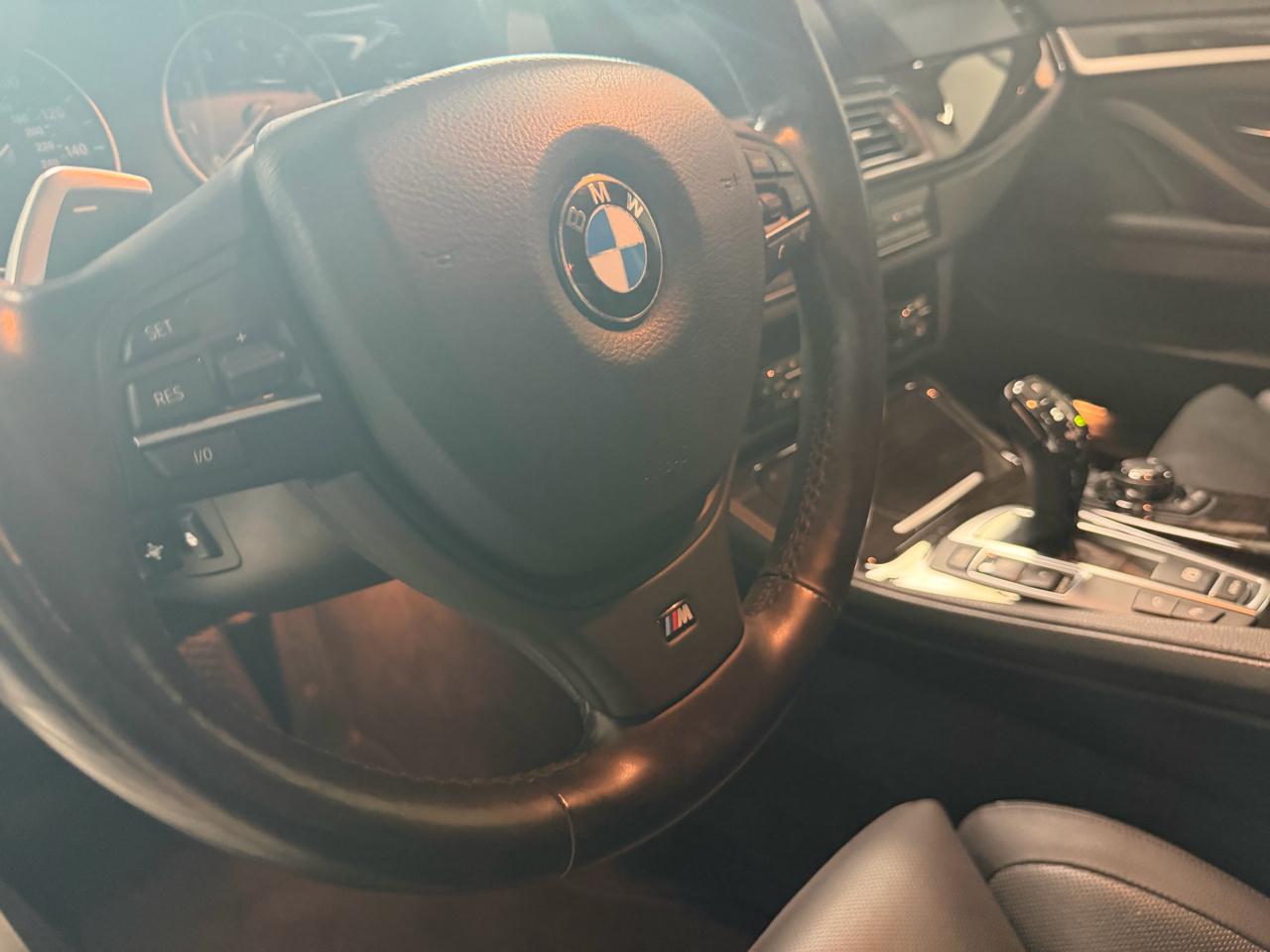 BMW 5 Series 4dr Sdn 550i RWD 2012