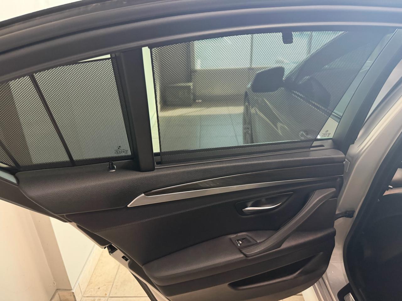 BMW 5 Series 4dr Sdn 550i RWD 2012