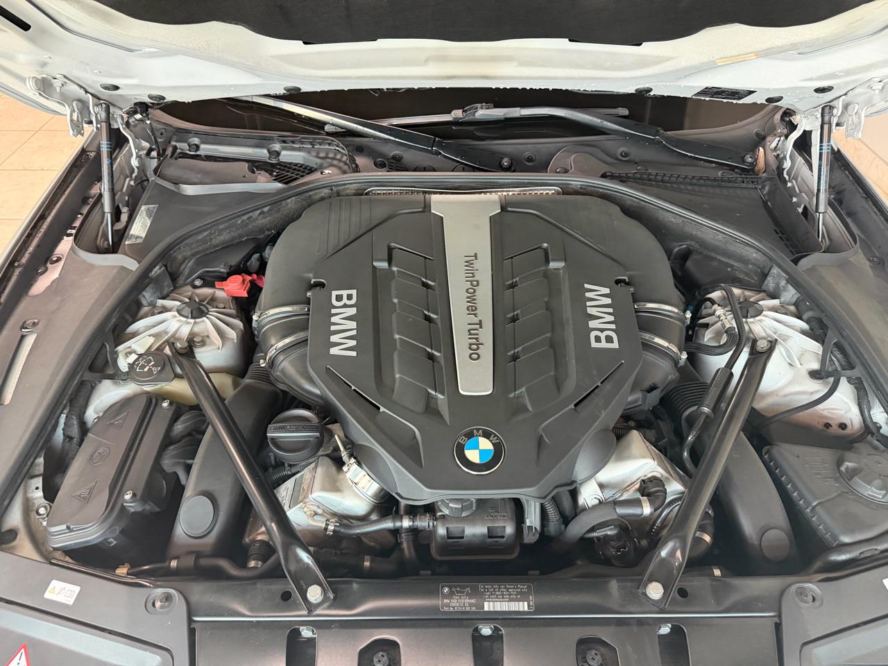 BMW 5 Series 4dr Sdn 550i RWD 2012