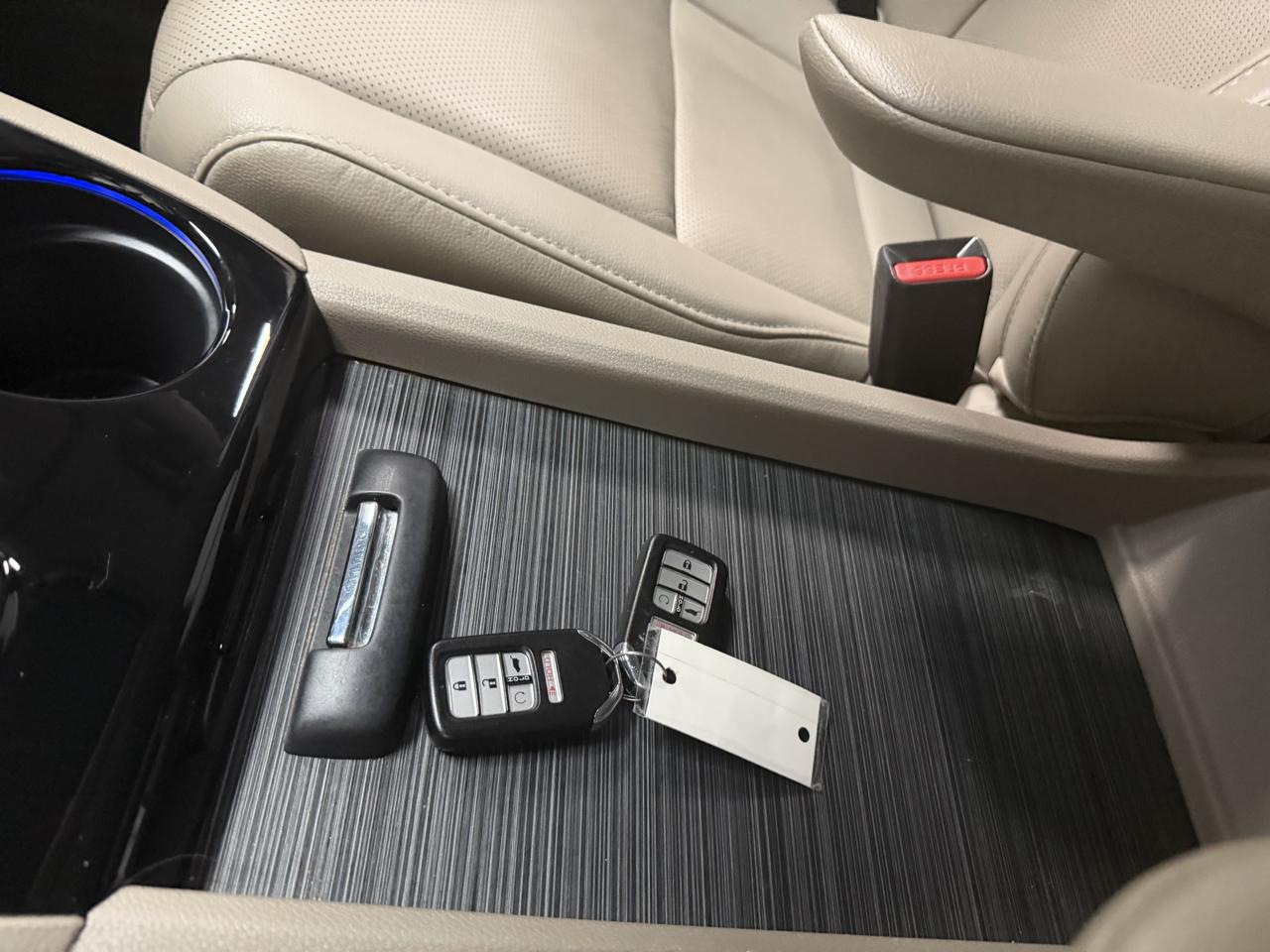 Honda Pilot AWD 4dr Elite w/RES & Navi 2016
