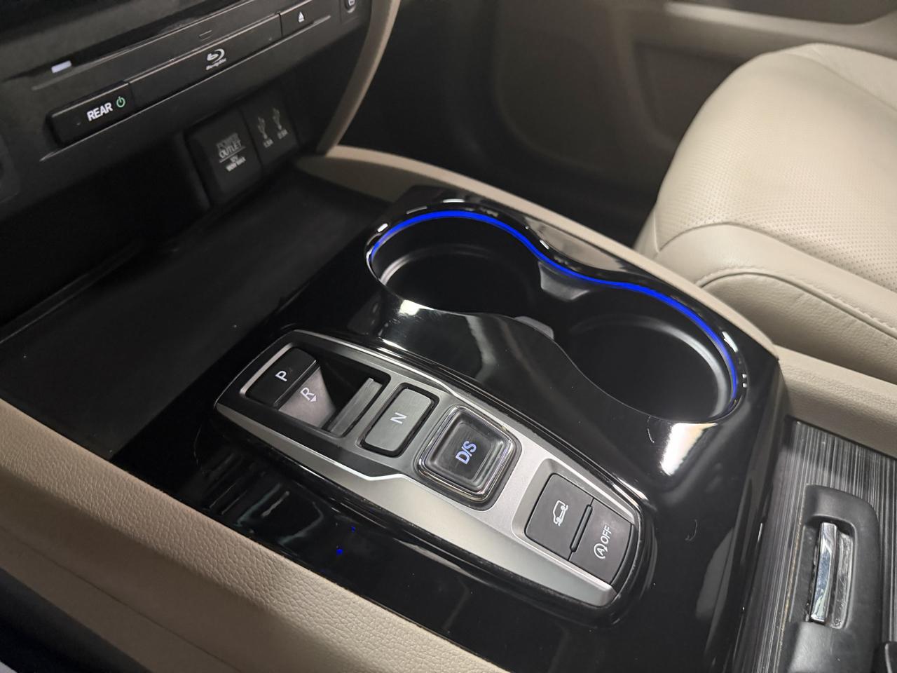Honda Pilot AWD 4dr Elite w/RES & Navi 2016