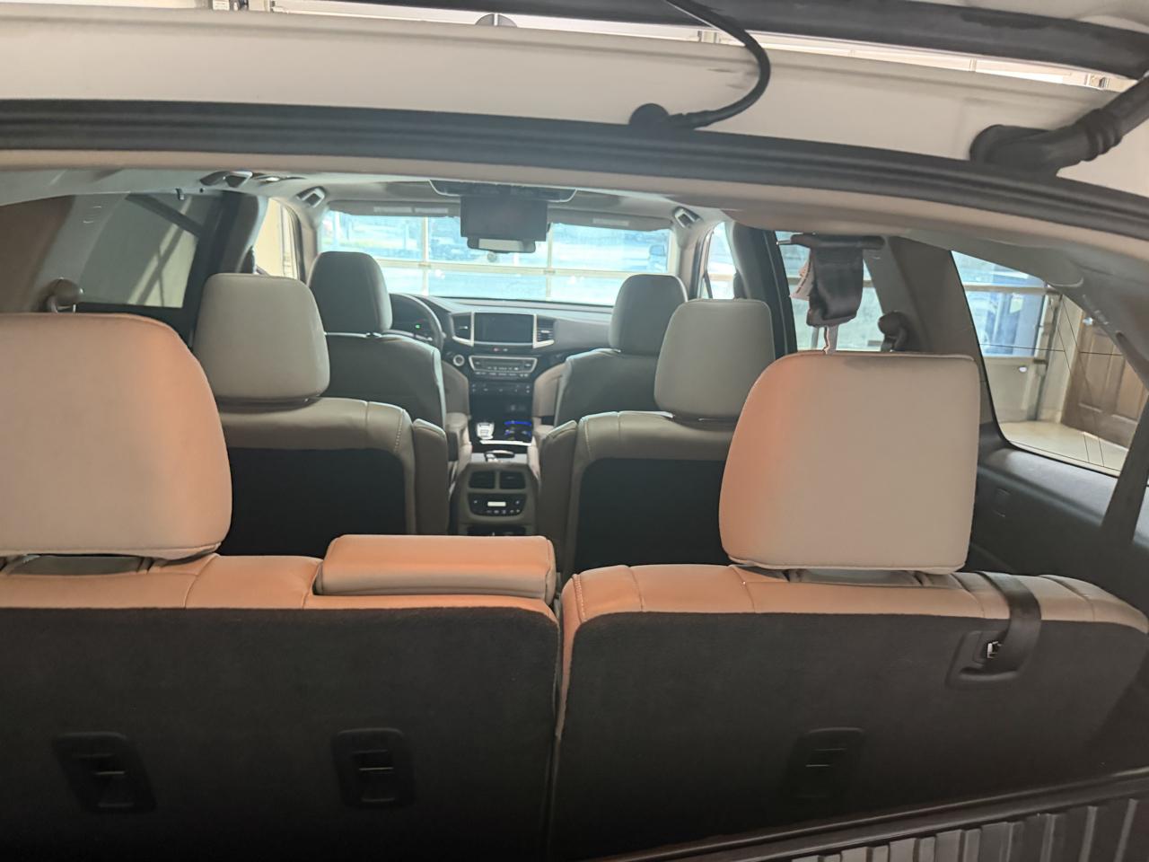 Honda Pilot AWD 4dr Elite w/RES & Navi 2016