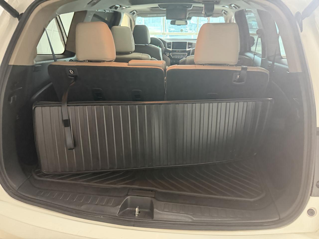 Honda Pilot AWD 4dr Elite w/RES & Navi 2016