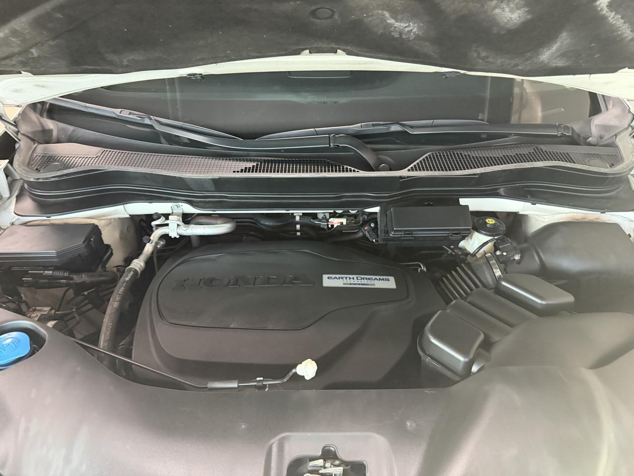 Honda Pilot AWD 4dr Elite w/RES & Navi 2016