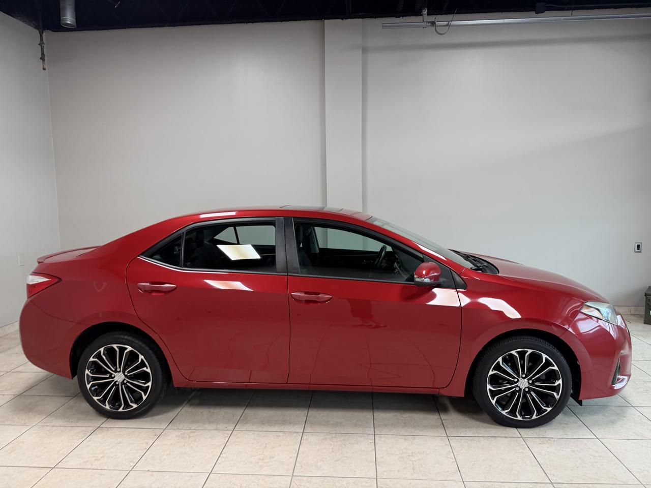 Toyota Corolla 4dr Sdn CVT S w/Special Edition Pkg (Natl) 2016