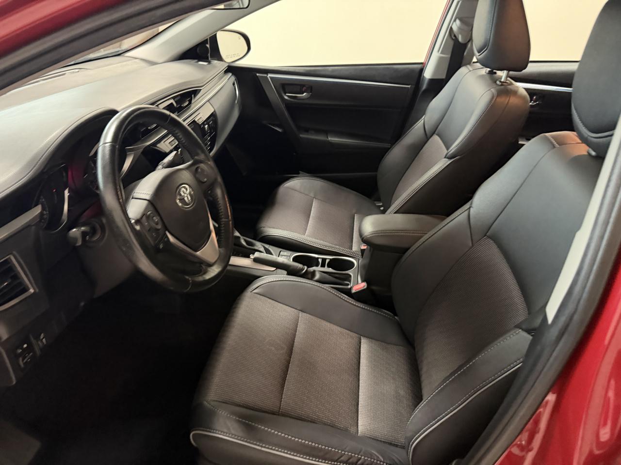 Toyota Corolla 4dr Sdn CVT S w/Special Edition Pkg (Natl) 2016