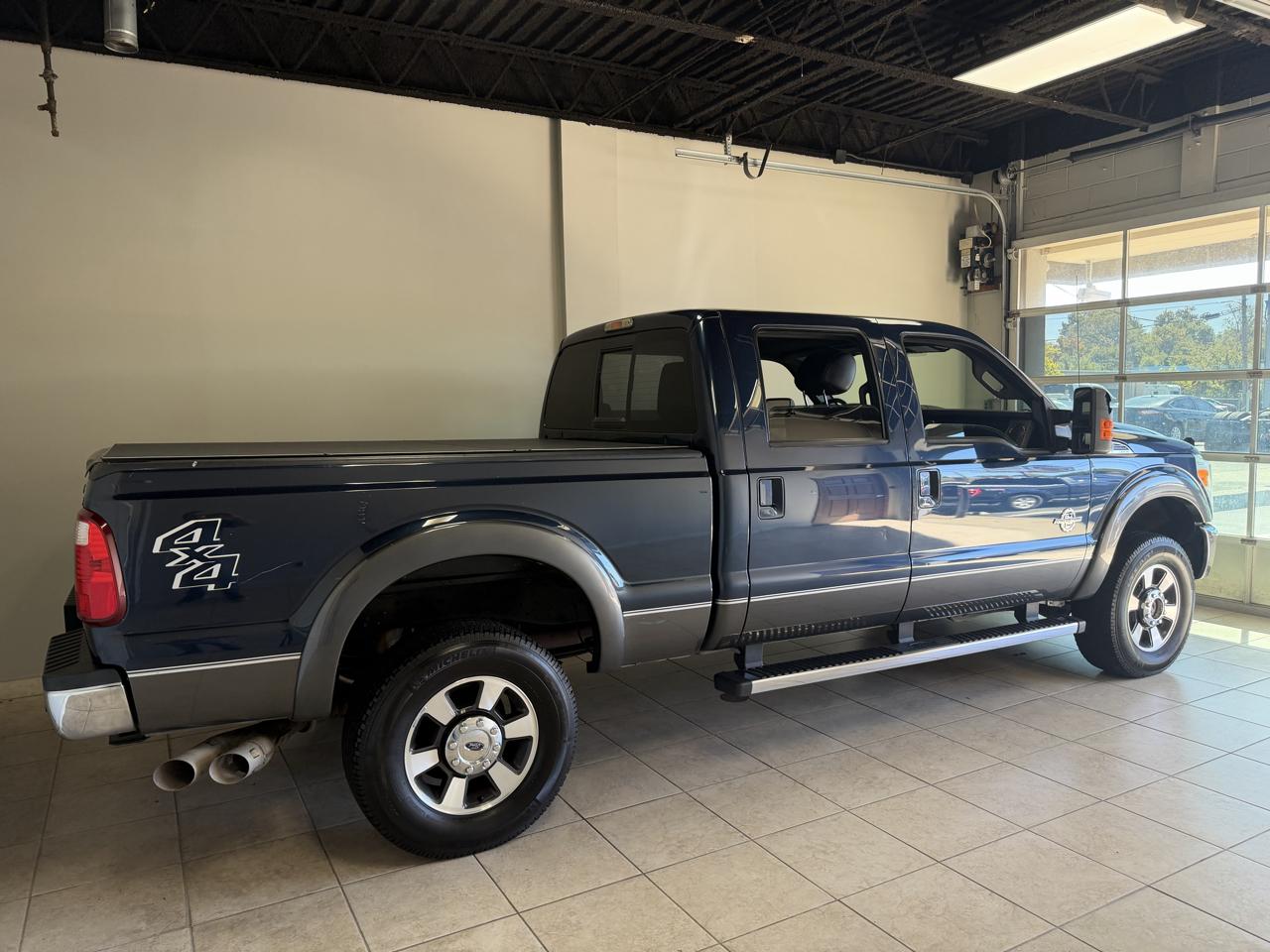 Ford Super Duty F-250 SRW 4WD Crew Cab 156" Lariat 2015