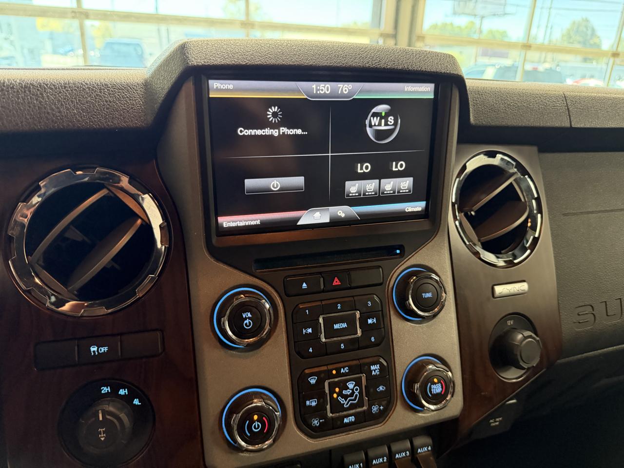 Ford Super Duty F-250 SRW 4WD Crew Cab 156" Lariat 2015