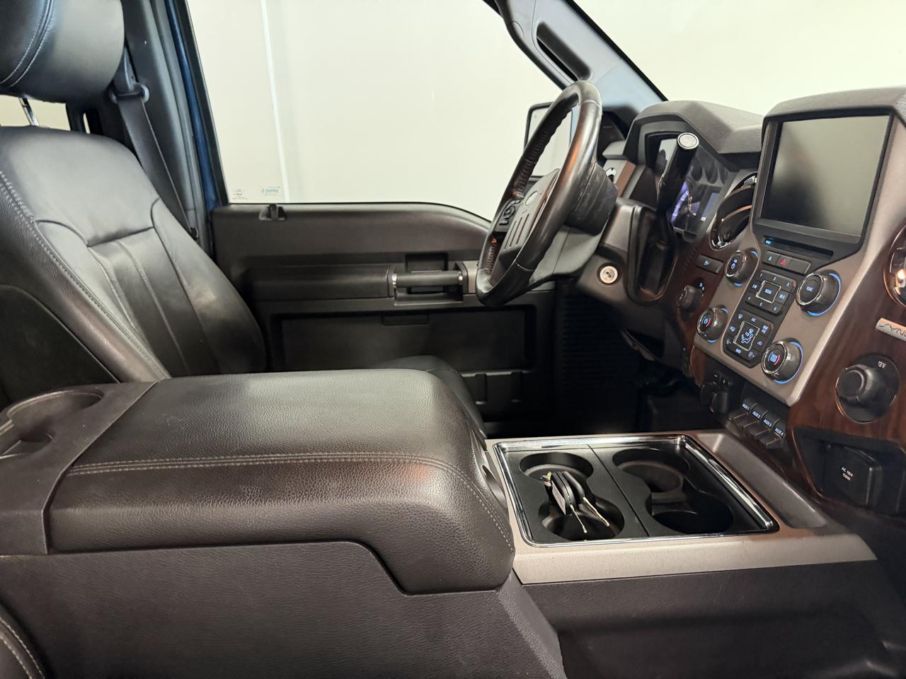 Ford Super Duty F-250 SRW 4WD Crew Cab 156" Lariat 2015