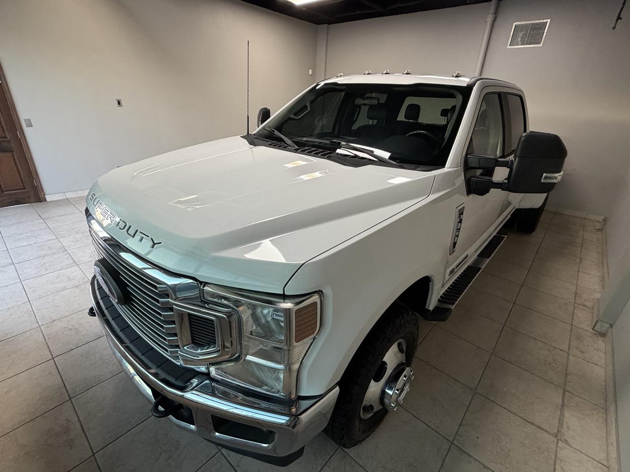 Ford Super Duty F-350 DRW Crew Cab 176" WB XLT 4WD 2020