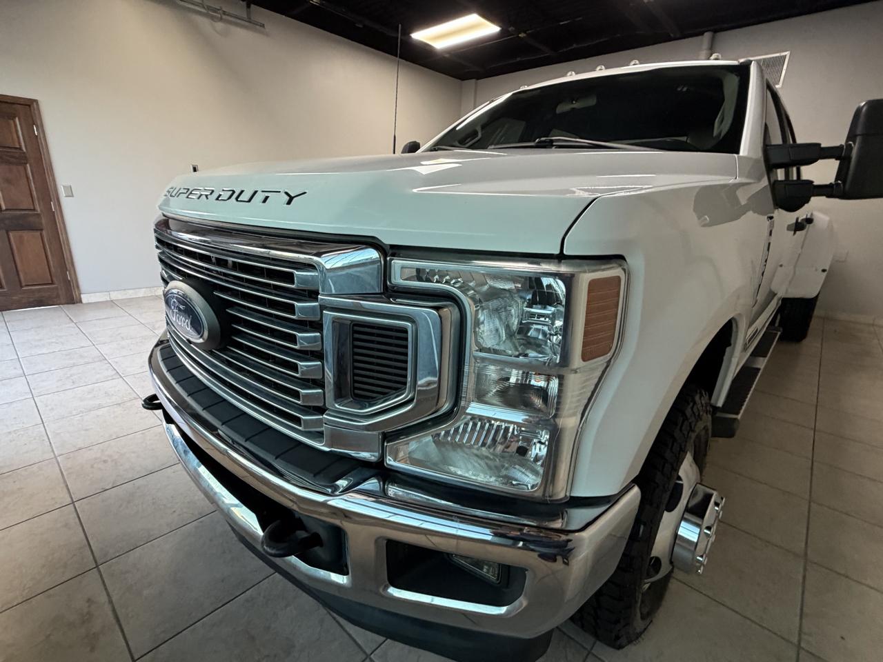 Ford Super Duty F-350 DRW Crew Cab 176" WB XLT 4WD 2020