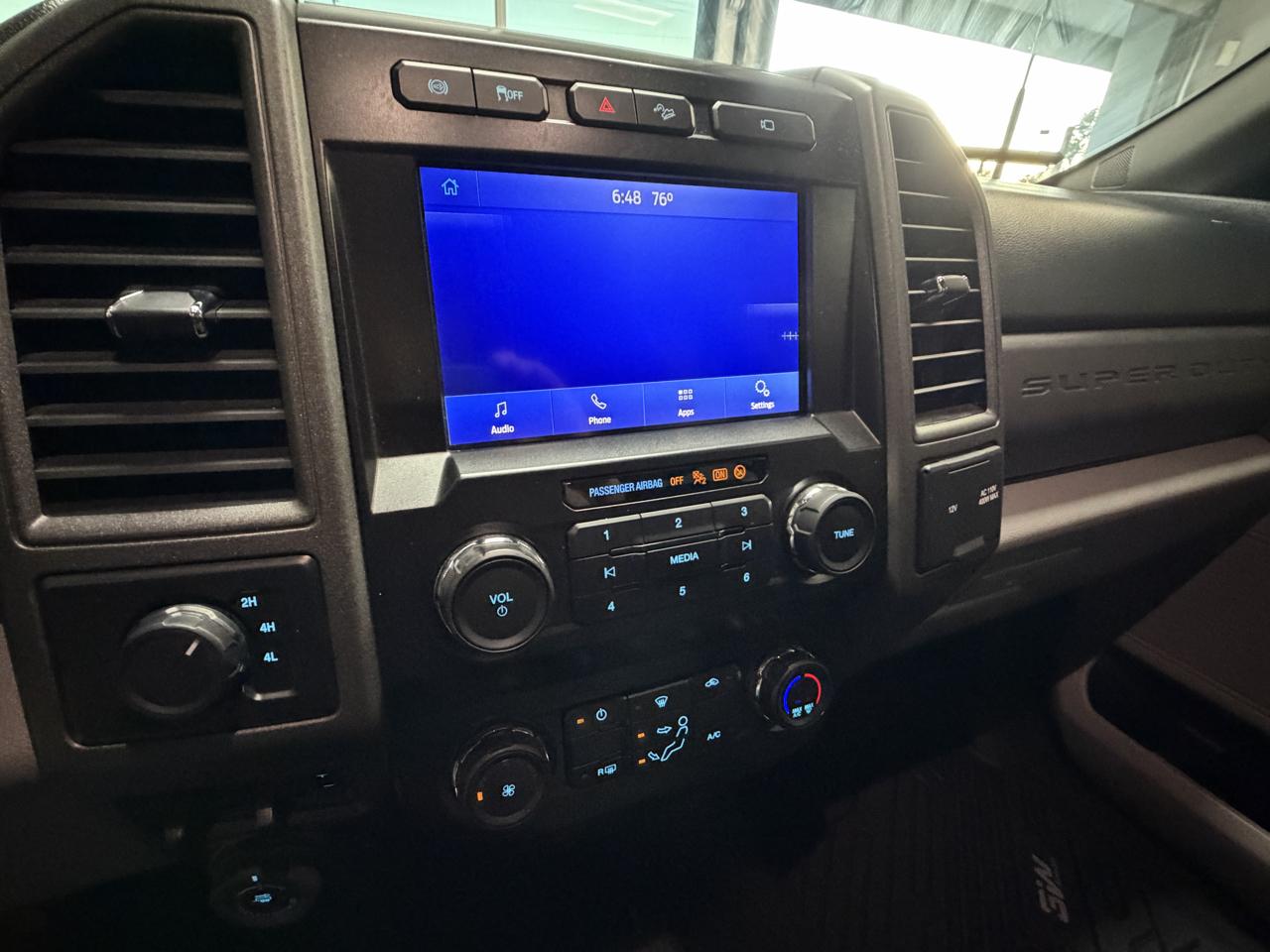 Ford Super Duty F-350 DRW Crew Cab 176" WB XLT 4WD 2020